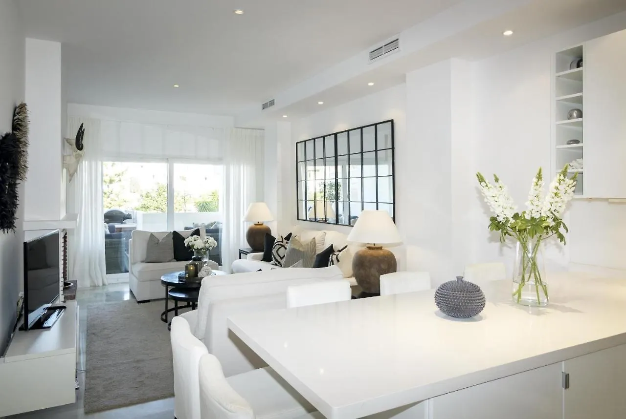 Apartment Cl- 1 Bedroom Walking Distance To Puerto Banus Marbella