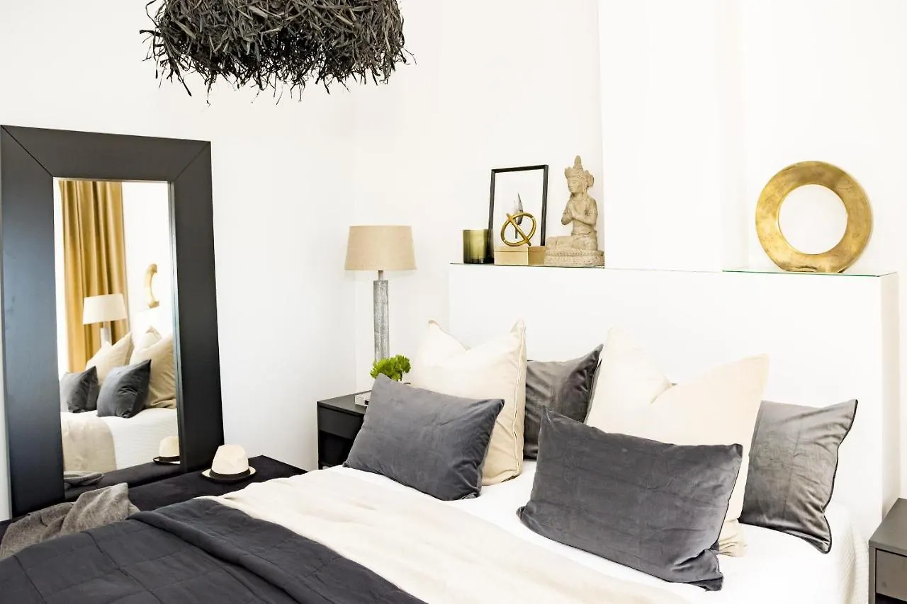 Apartment Cl- 1 Bedroom Walking Distance To Puerto Banus Marbella Spain